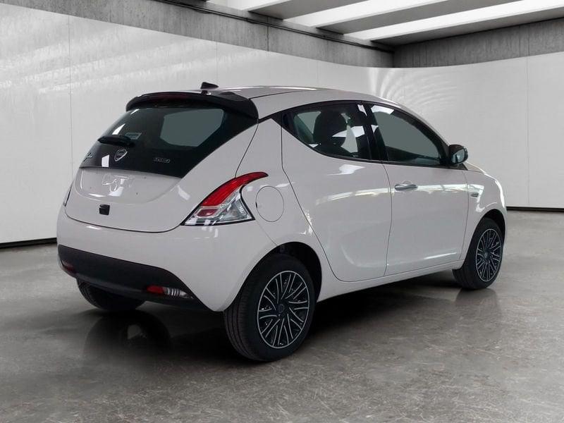 Lancia Ypsilon 1.0 firefly hybrid Gold s&s 70cv