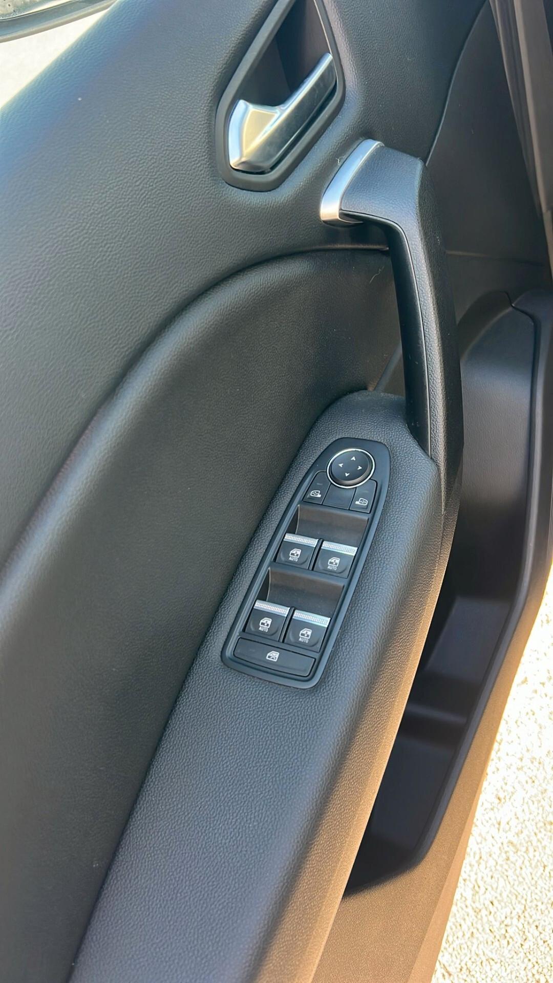 Renault Captur TCe 100 CV GPL Equilibre NEOPATENTATI