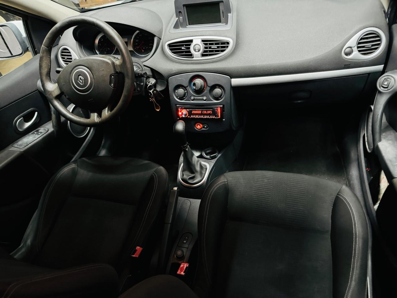 RENAULT CLIO 1.5*DCI*85 CV*NAVIGATORE*NEOPATENTATI*UNIPRO*