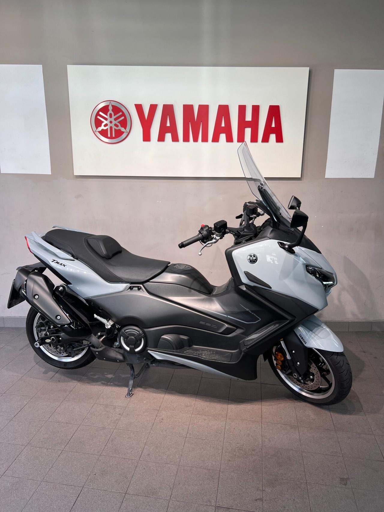 Yamaha TMAX 560 TECH MAX ceramic grey