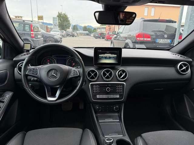 Mercedes-Benz A 200 d Premium auto