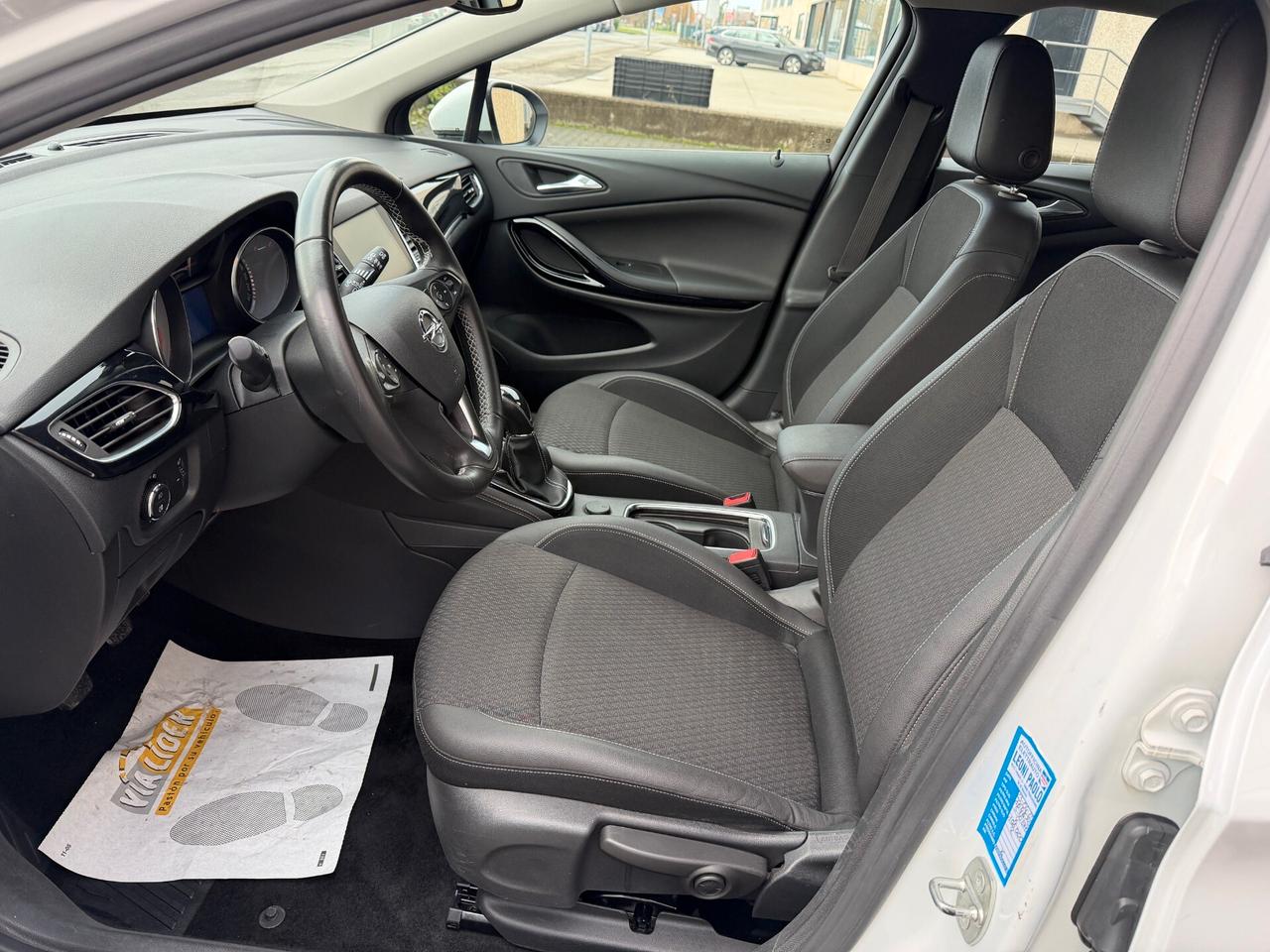 Opel Astra 1.6 BiTurbo CDTi Start&Stop 5 porte Innovation+GANCIO TRAINO