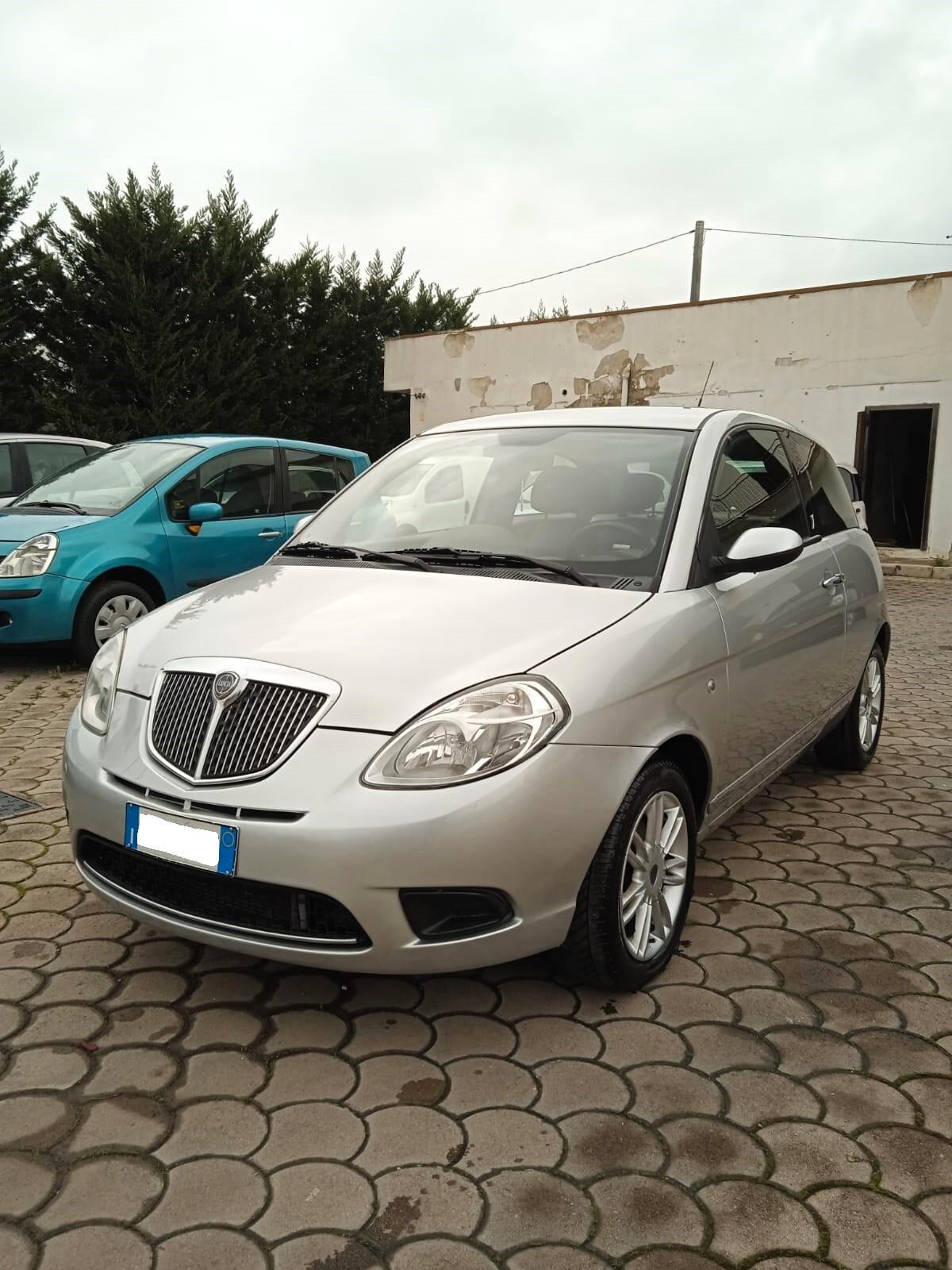 Lancia Ypsilon-2008