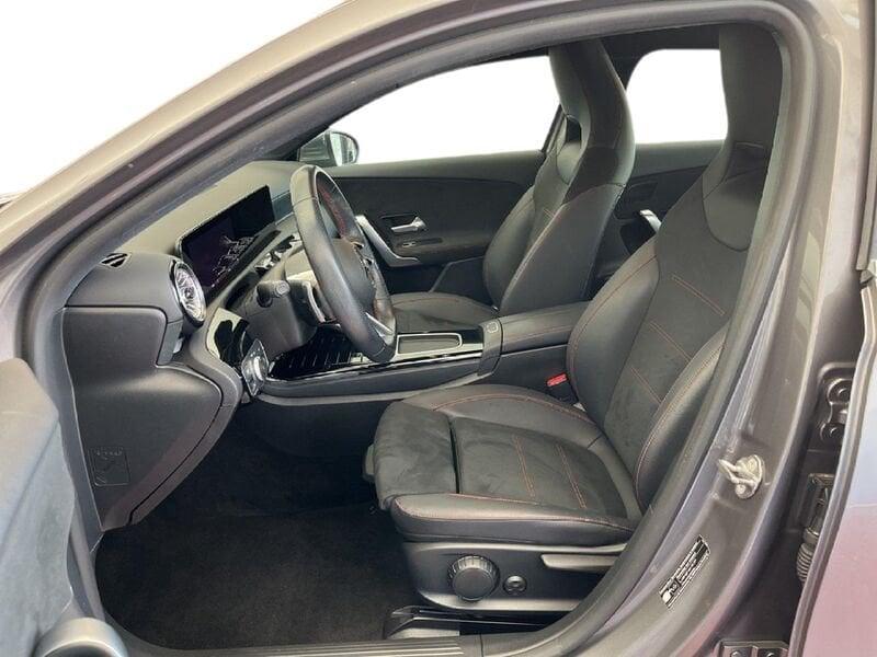 Mercedes-Benz Classe A - W177 2023 A 180 AMG Line Premium auto