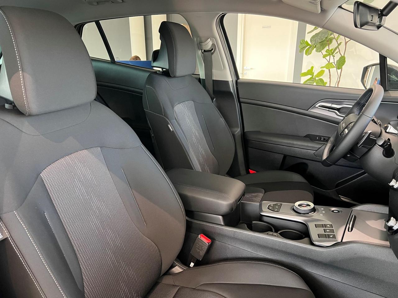 KIA Sportage V 2025 1.6 t-gdi Style dct7 + WINTER PACK!