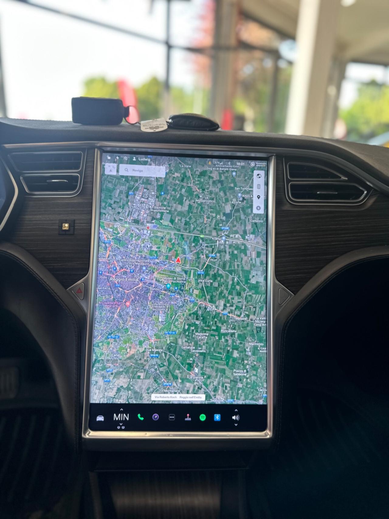 Tesla Model S 85kWh Dual Motor ricariche gratuite