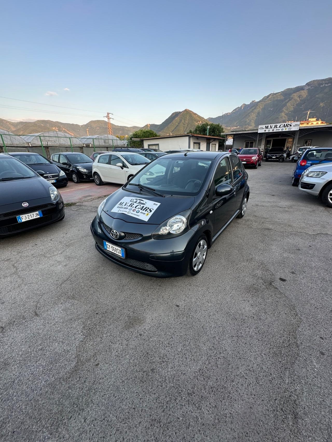 Toyota Aygo 1.0 12V VVT-i 5 porte Sol