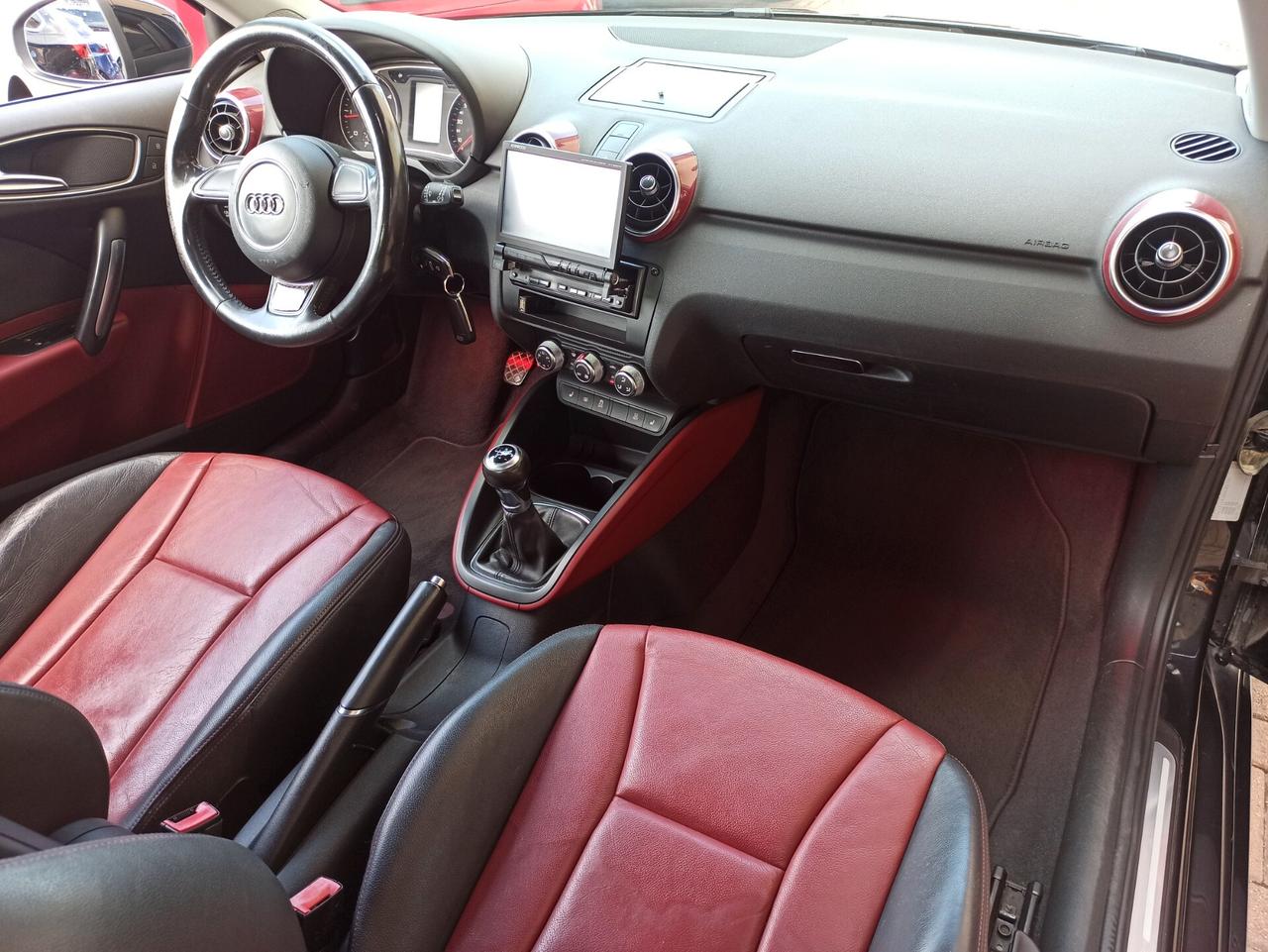 Audi A1 1.6 TDI 105 CV Attraction SLINE