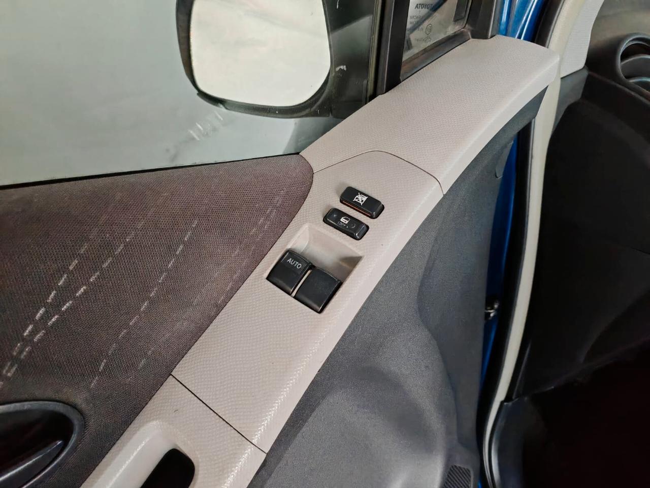 Toyota Yaris 1.0 5 porte Sol