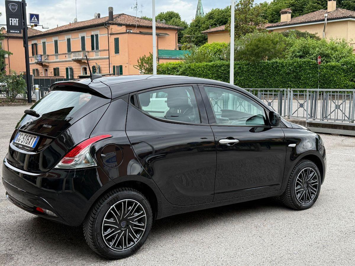 LANCIA - Ypsilon - 1.0 FireFly 5p.S&S Hybryd Gold