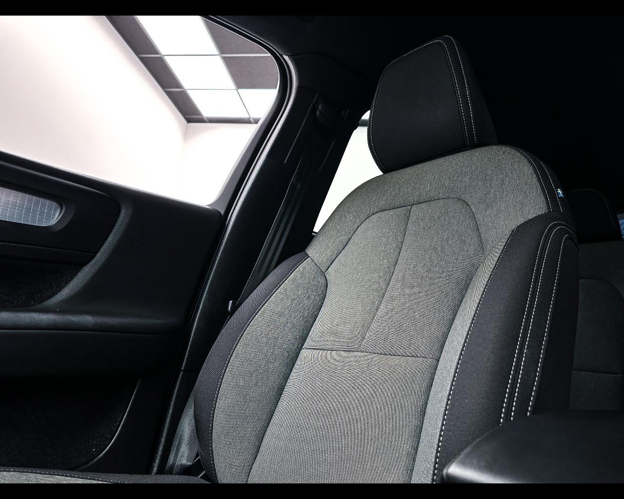 VOLVO XC40 (2017-->) - XC40 B3 automatico Core