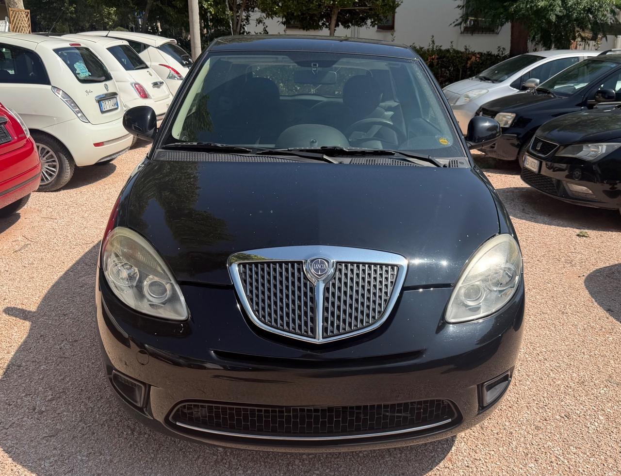 Lancia Ypsilon 1.3 MJT 75 CV Diva