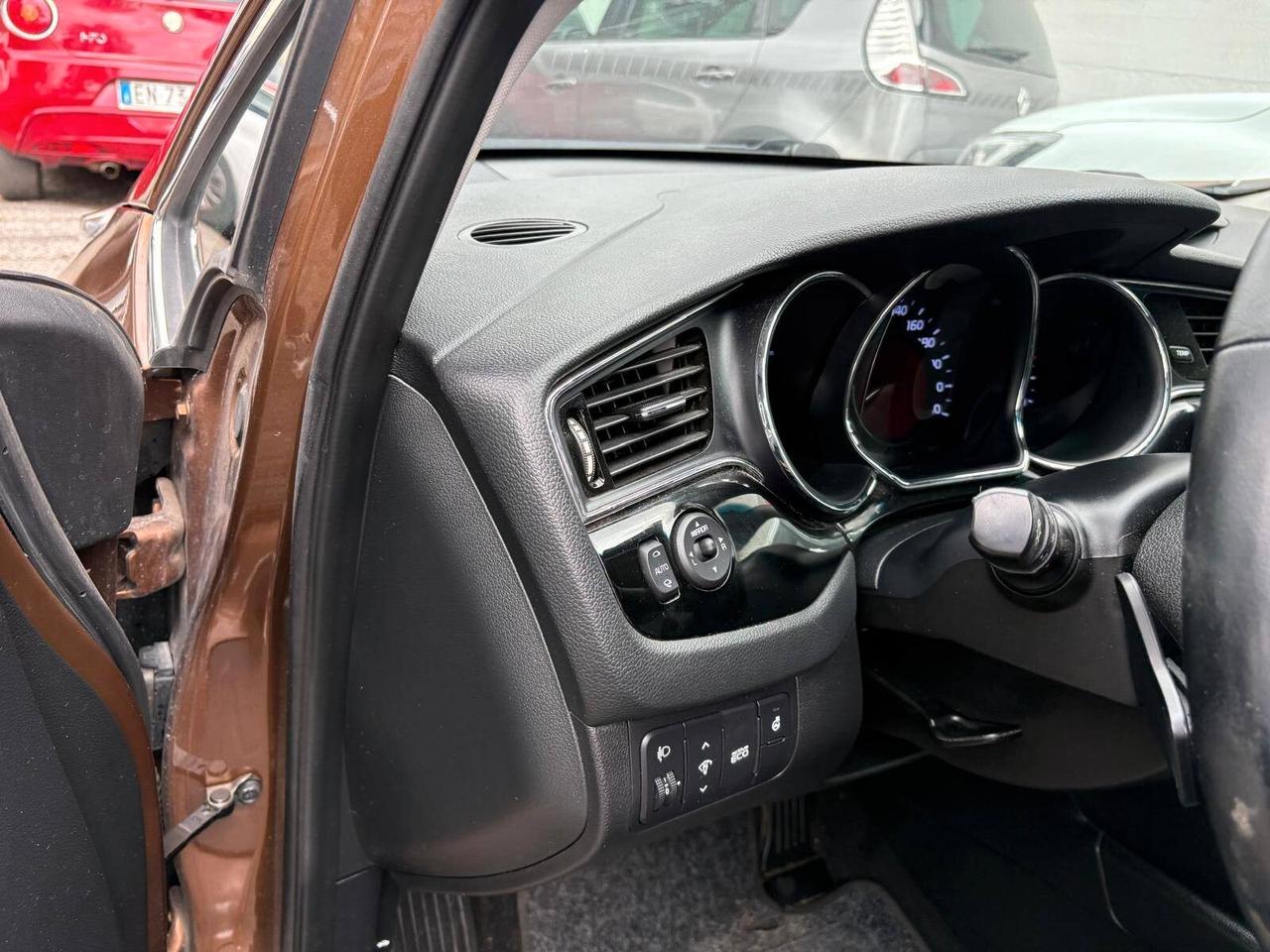 Kia Ceed cee'd 1.6 GDI 5 porte Cool automatica