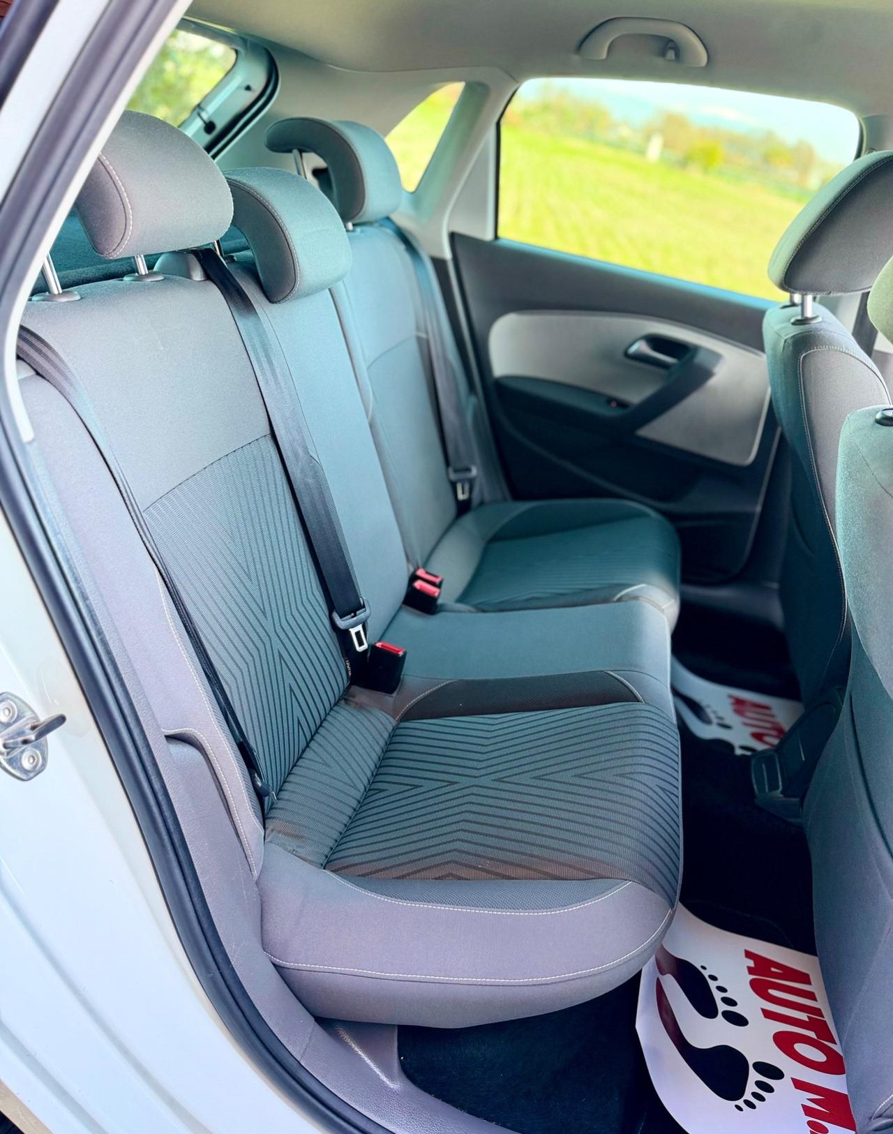 Volkswagen Polo 2015 1.4 TDI frash edizione limitata ok neopatentati ! ! !