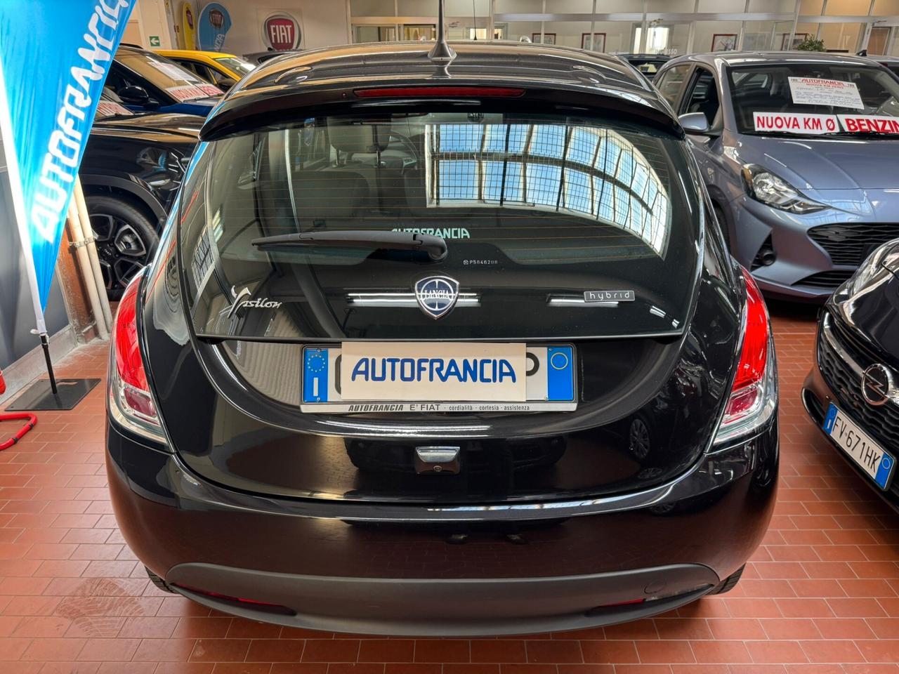 Lancia Ypsilon 1.0 FireFly 5 porte S&S Hybrid Gold