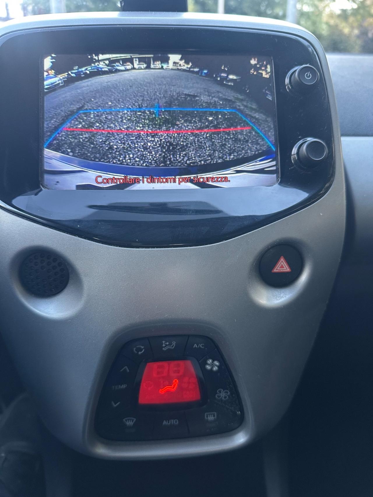 Toyota Aygo 1.0 VVT-i 69 CV 5 porte x-cite
