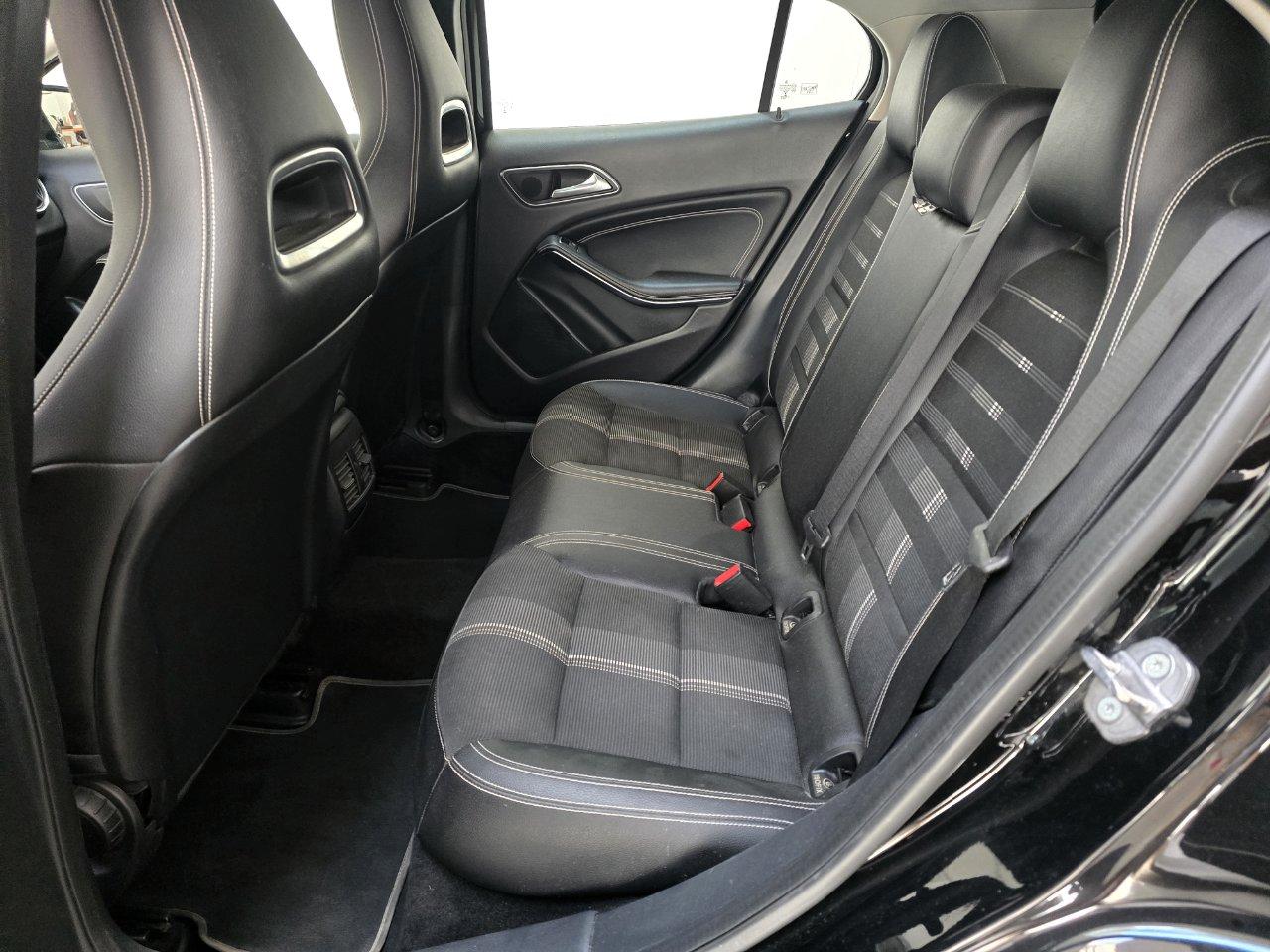 Mercedes GLA 200 D PREMIUM CAMBIO AUTOMATICO/EURO6C/CAMERA/NAVI/LED