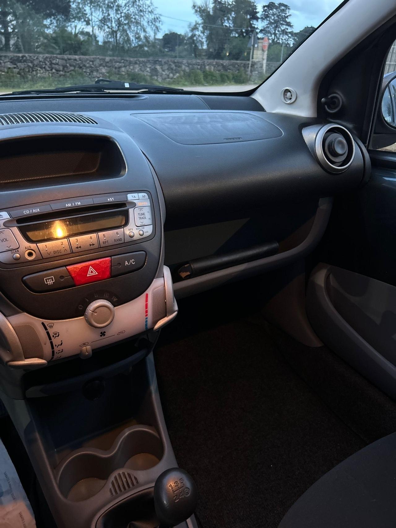 Toyota Aygo 1.0 5 porte-2008