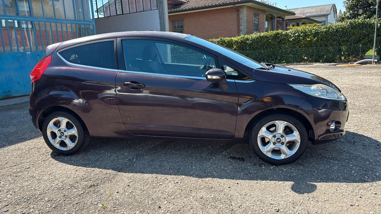 Ford Fiesta Ikon 1.4 3 porte Bz.- GPL