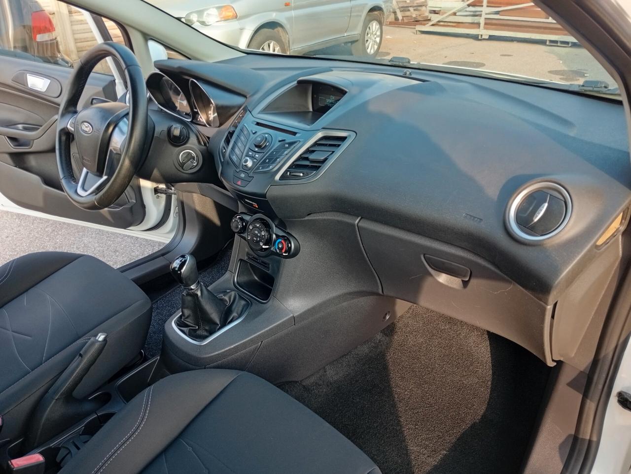 Ford Fiesta 1.5 TDCi 75CV 5 porte NEOPATENTATI OK