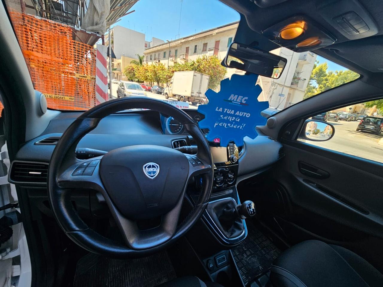 Lancia Ypsilon 1.2 69 CV Tetto apribile