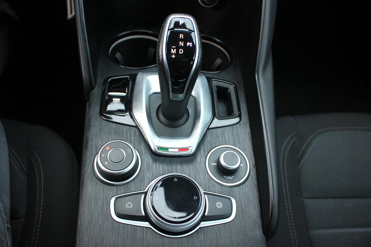 Giulia 160cv-at8*PREZZO VERO*tagliando alfa-unipro