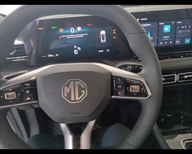 MG HS NEW 1.5 T DCT COM