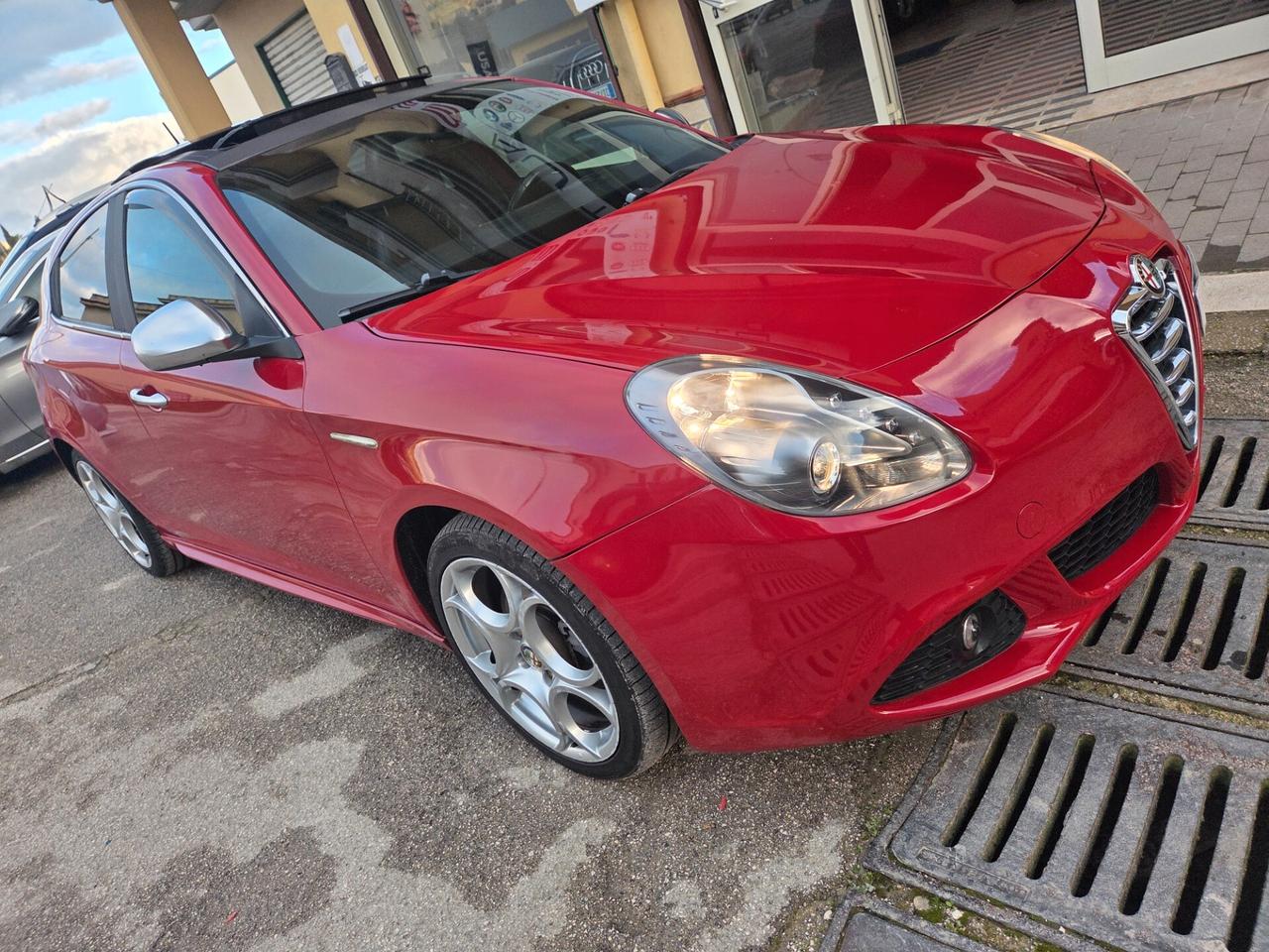 ALFA GIULIETTA 2.0 JTDM TETTO APRIBILE KM 120000 CERTIF