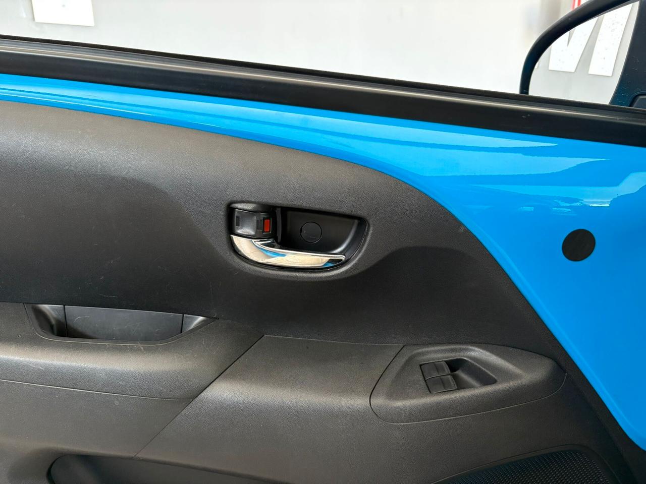Toyota Aygo Connect 1.0 VVT-i 72 CV 5 porte x-play