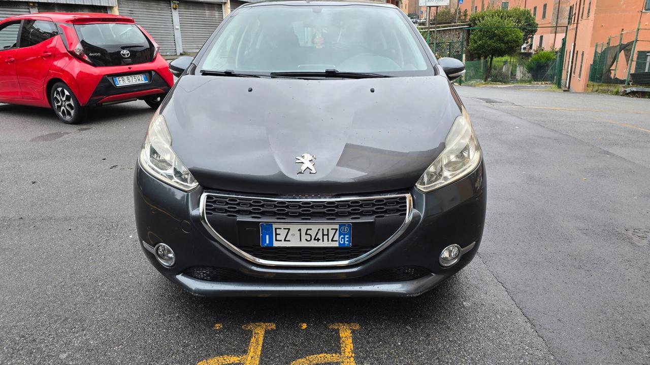 Peugeot 208 1.4 HDi 68 CV 5 porte Allure