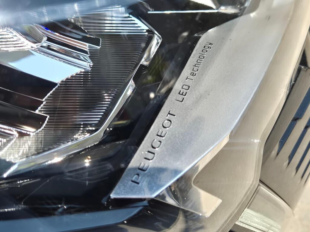 Peugeot 3008 BlueHDi 130CV EAT8 Active Business