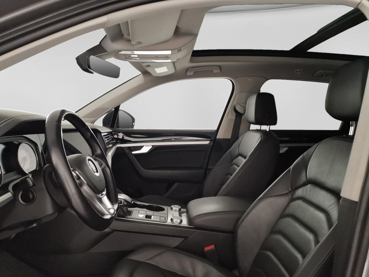 VOLKSWAGEN Touareg III 2018 - Touareg 3.0 V6 tdi Advanced 231cv tiptron