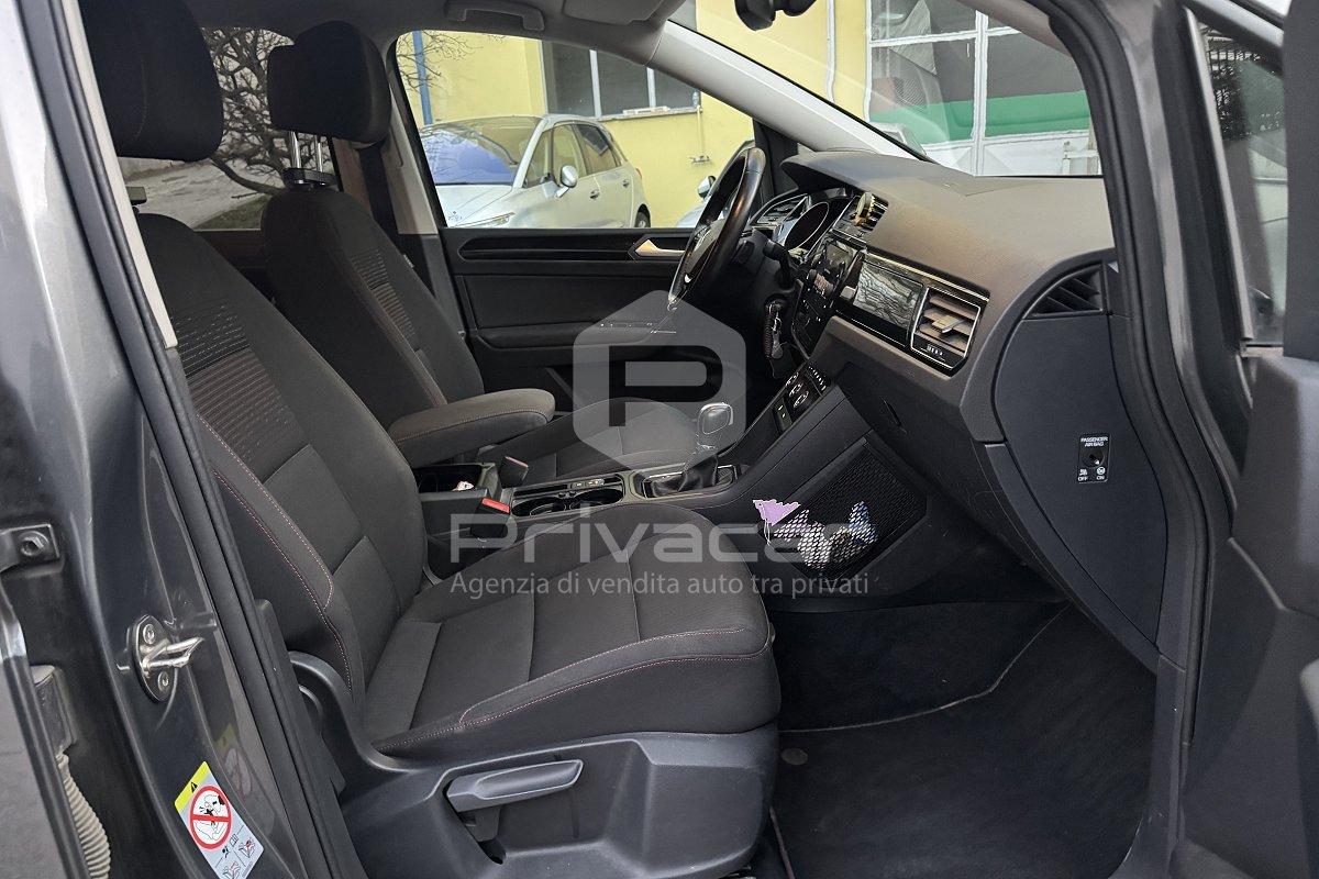 VOLKSWAGEN Touran 2.0 TDI 150 CV SCR DSG Executive BlueMotion Tech.