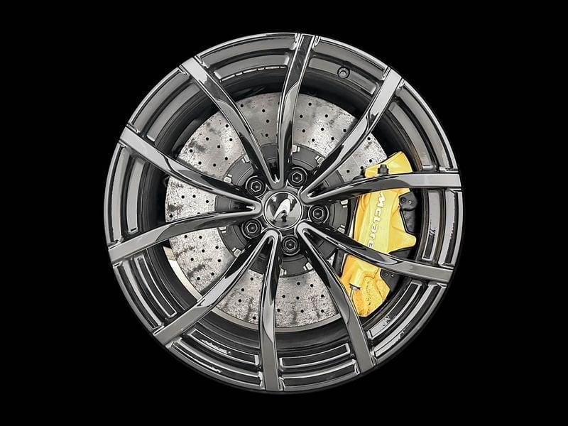 McLaren Artura Artura Performance - McLaren Milano