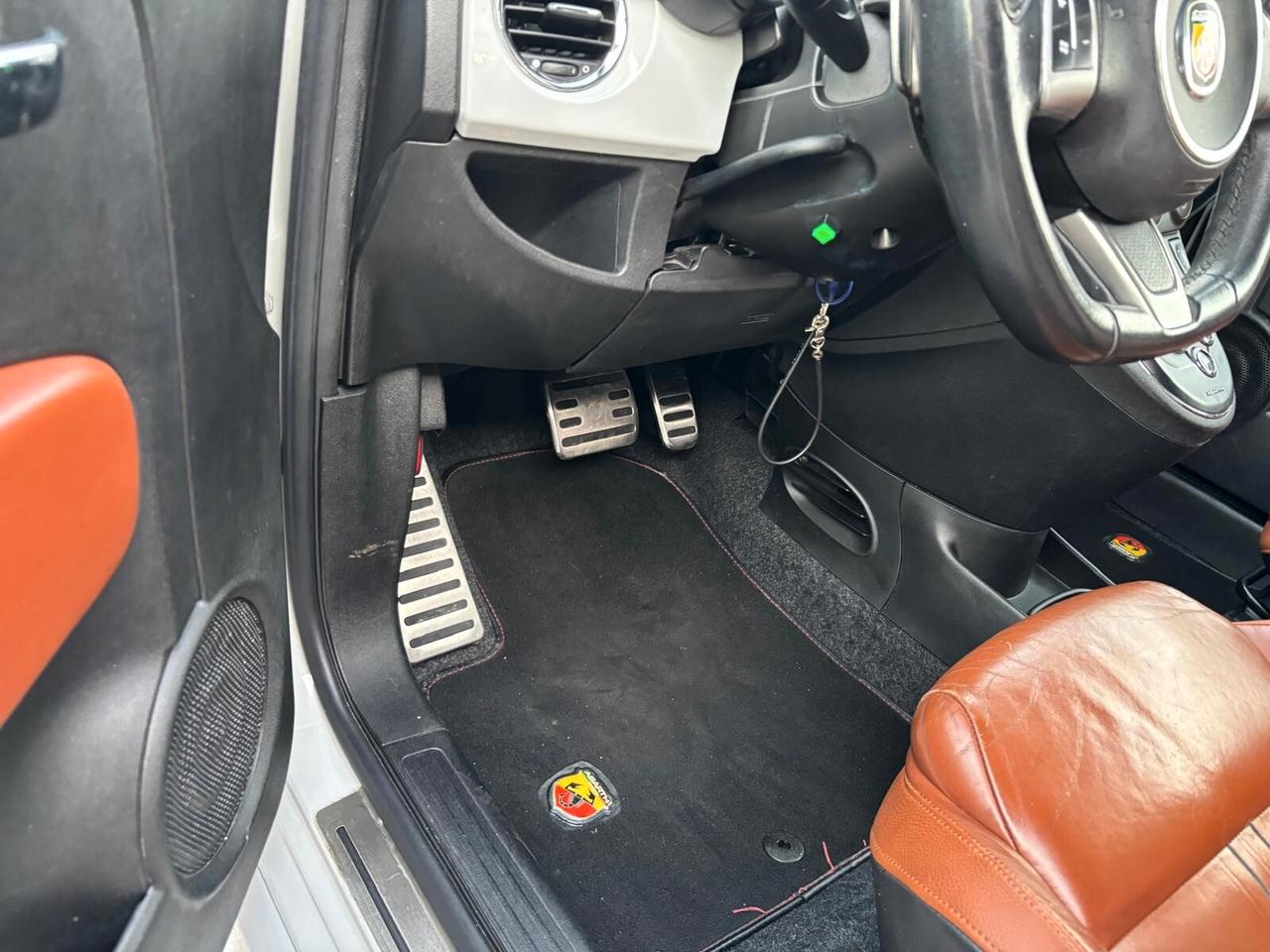 Abarth 500 C 1.4 Turbo T-Jet MTA Bicolore