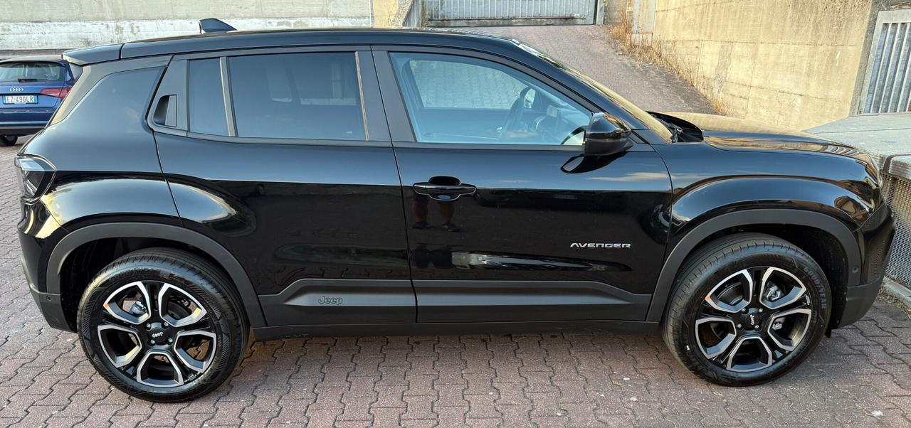 Jeep Avenger 1.2 Turbo e-Hybrid MHEV Summit