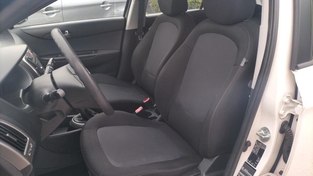 Hyundai i20 1.2 5p.** NEOPATENTATI **