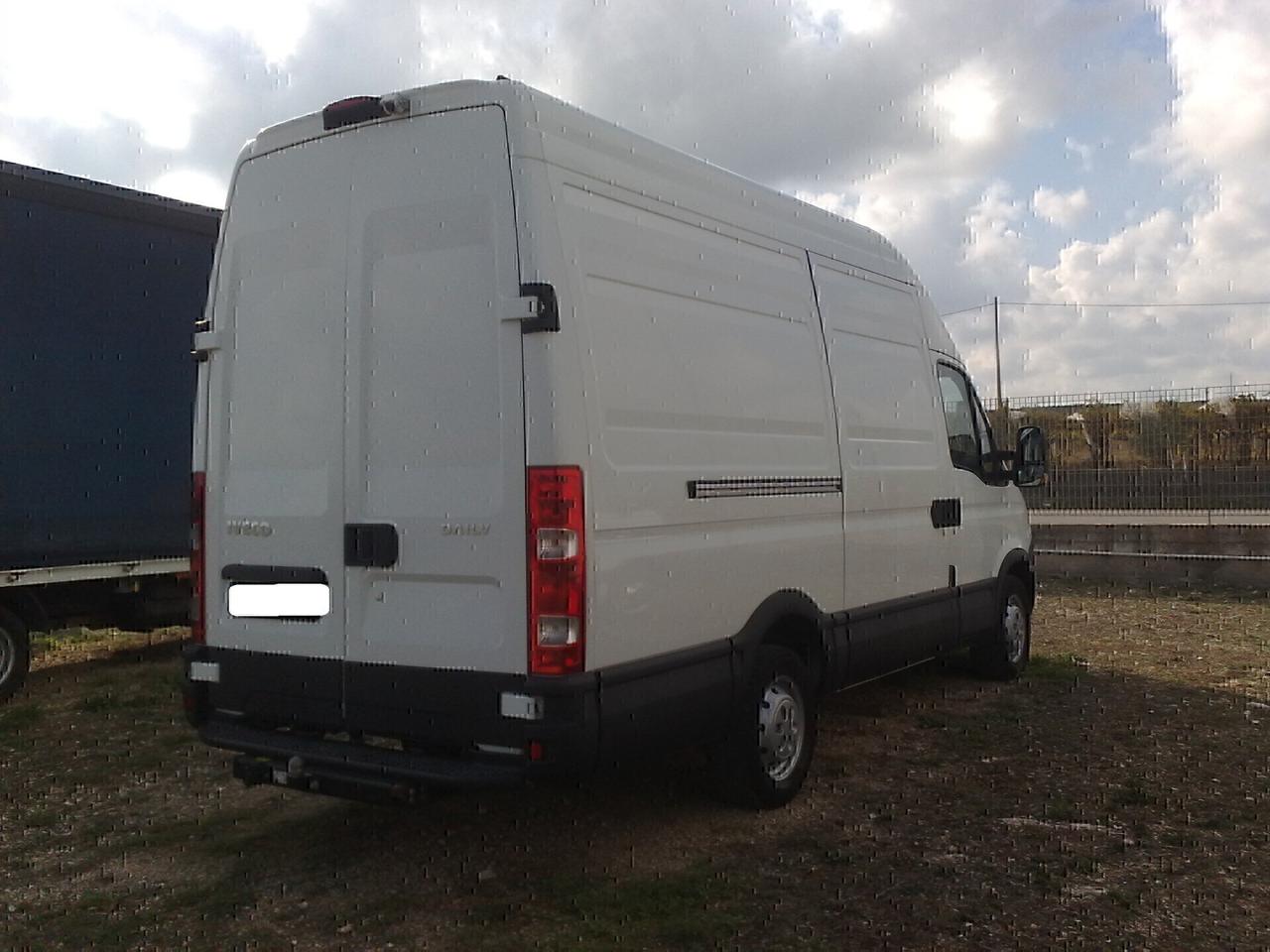 Iveco Daily 35s17 3000cc 170cv Automatico - 2014