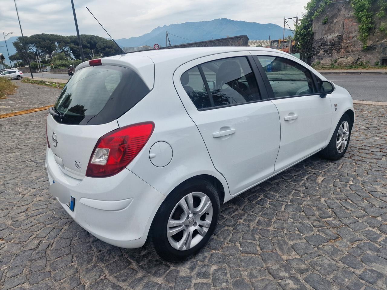 Opel Corsa 1.2 5 porte Cosmo GPL