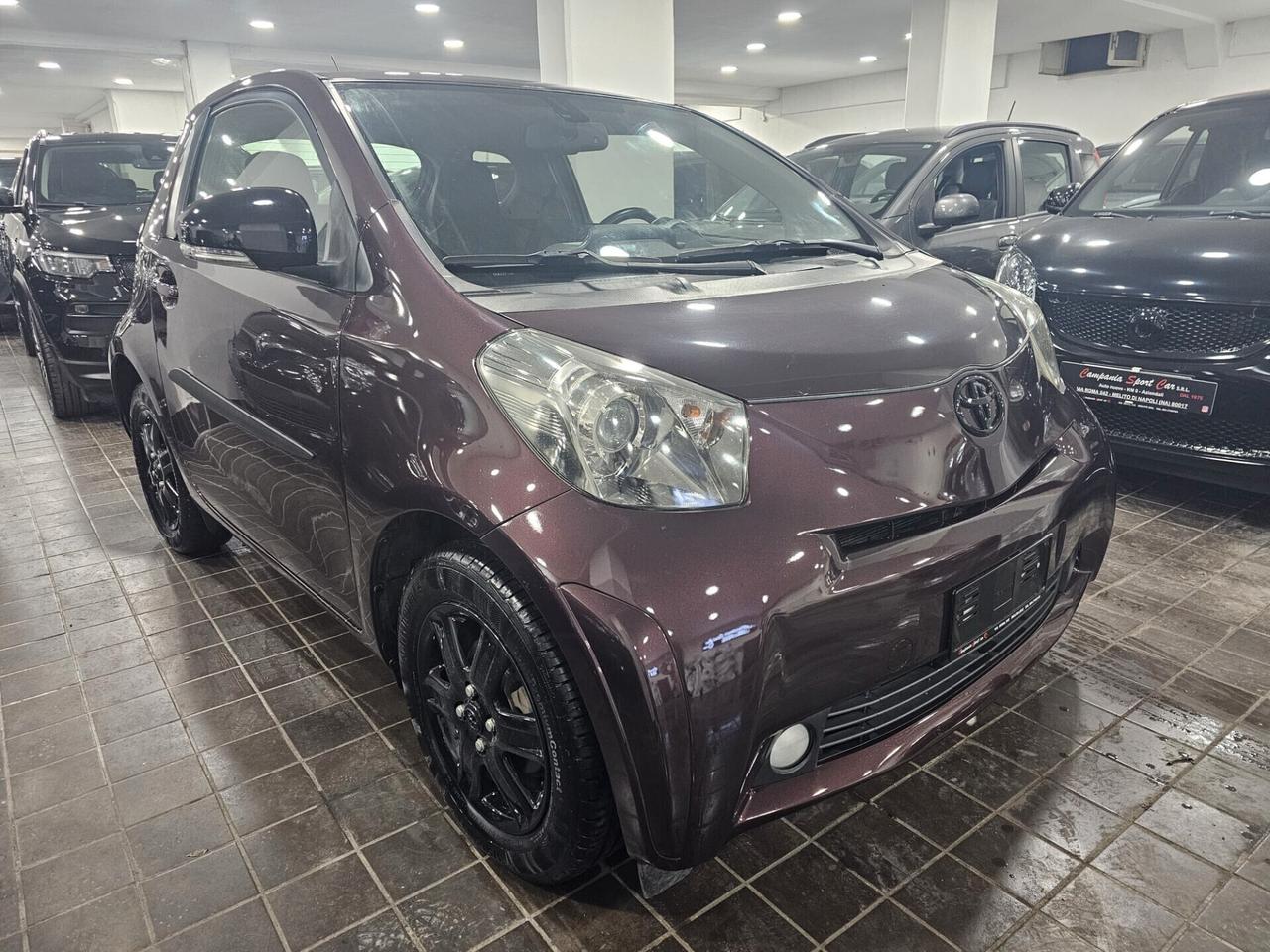 NUOVA TOYOTA iQ 1.0 VVT-i SOL 68CV BLACK LINE