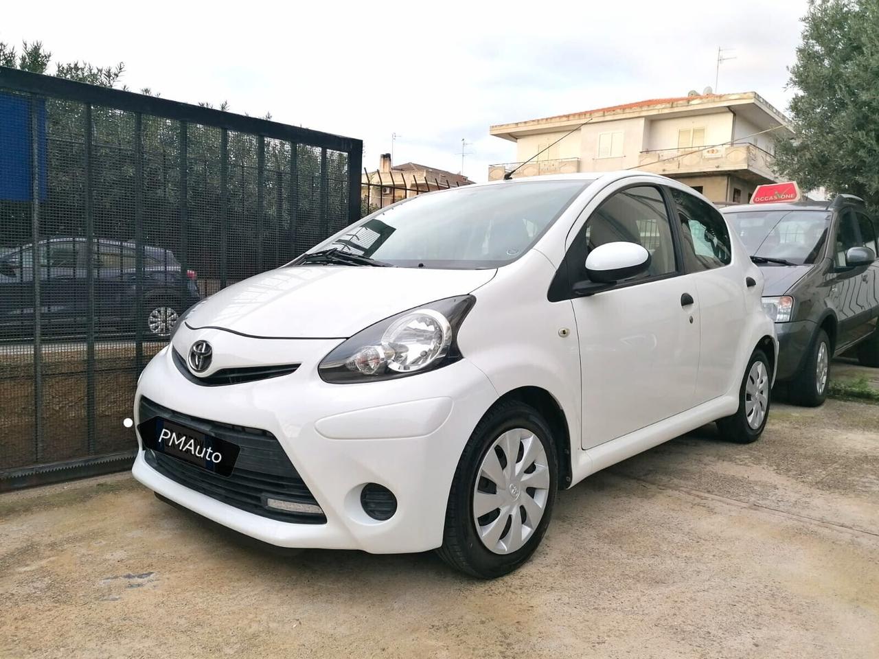 Toyota Aygo 1.0 12V VVT-i 5 porte Now Connect