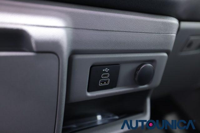 FORD Tourneo Custom 320 2.0 ECOBLUE 170CV AUTOMATICO PL TITANIUM