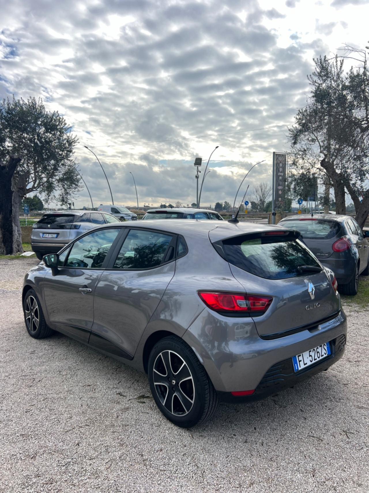 Renault Clio 1.2 75CV GPL 5 porte Live xfetta in tutto!!