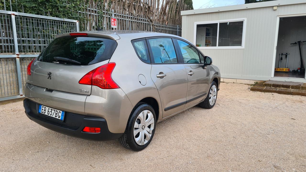 Peugeot 3008 1.6 HDi 110CV cambio robotizzato Tecno