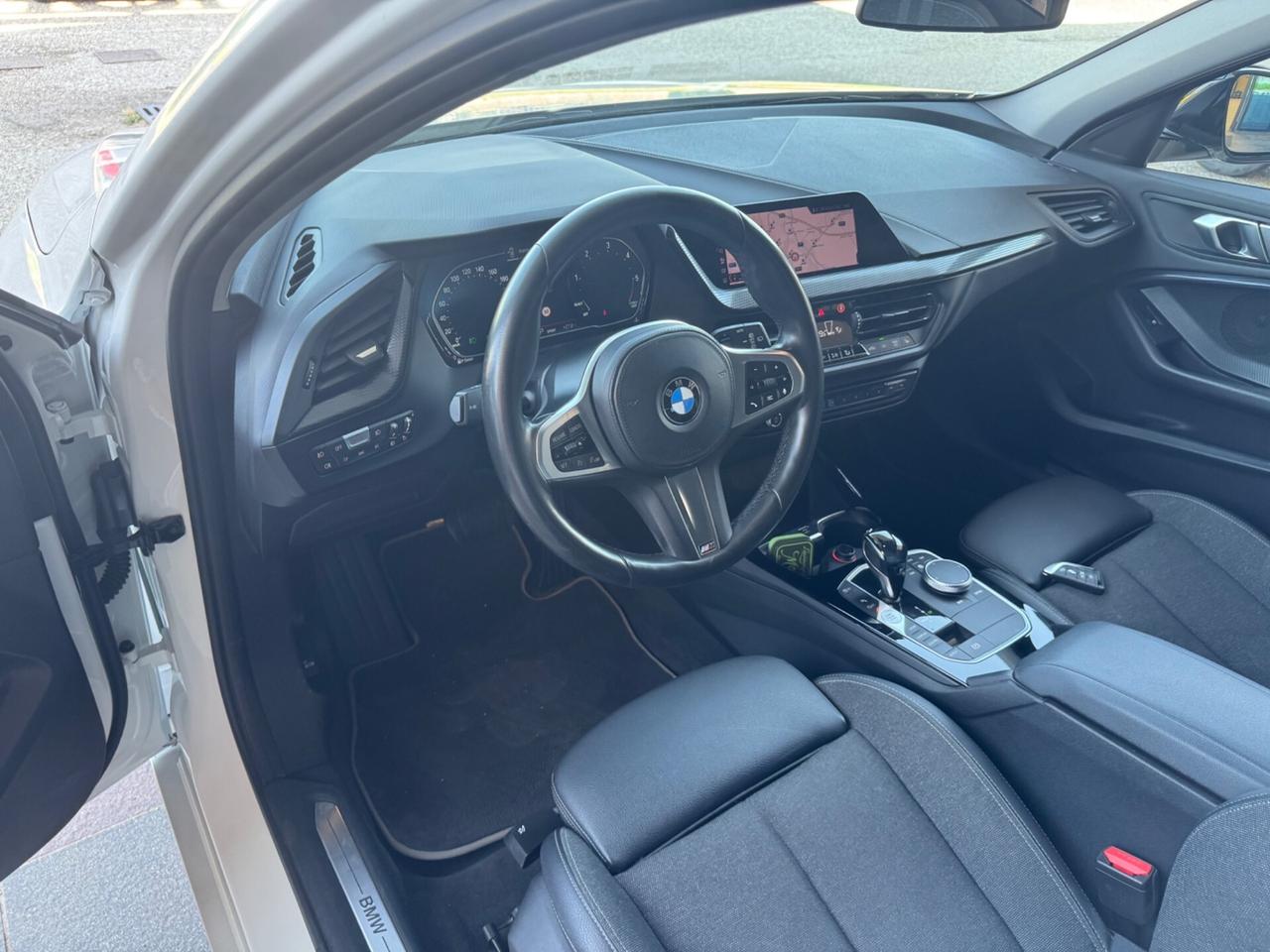 Bmw 118 118d 5p. Msport