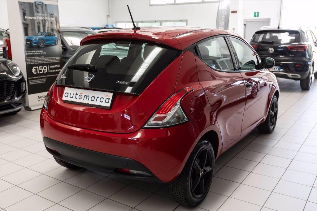 LANCIA Ypsilon 1.0 firefly hybrid Silver s&s 70cv 5p.ti del 2021