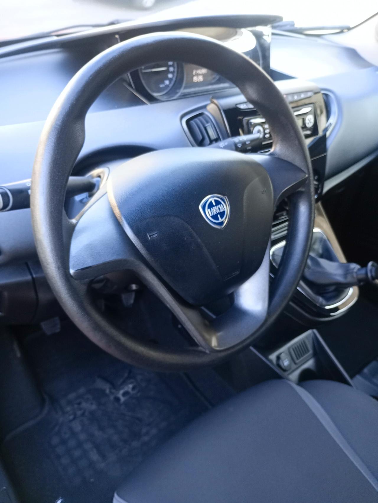 Lancia Ypsilon 1.2 69 CV 5 porte GPL Ecochic Silver