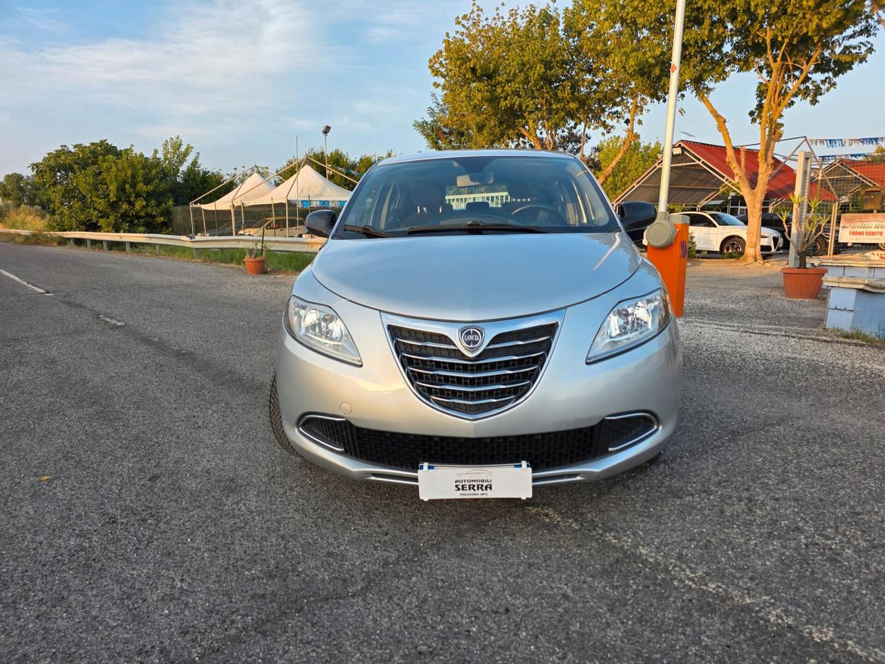 Lancia Ypsilon 1.2 69 CV 5 porte GPL Ecochic Silver