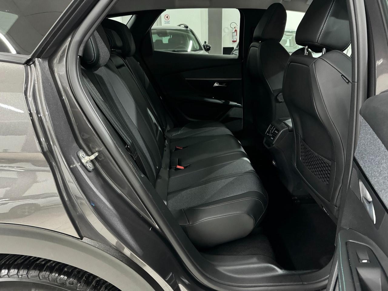 3008 BlueHDi 130cv EAT8 Allure Pack PERFETTA