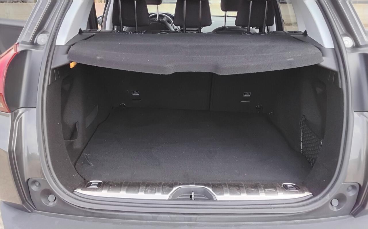 Peugeot 2008 BlueHDi 100 Allure